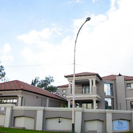 Angelocean Guest House Witbank Extérieur photo