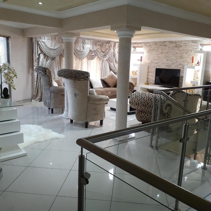 Angelocean Guest House Witbank Extérieur photo