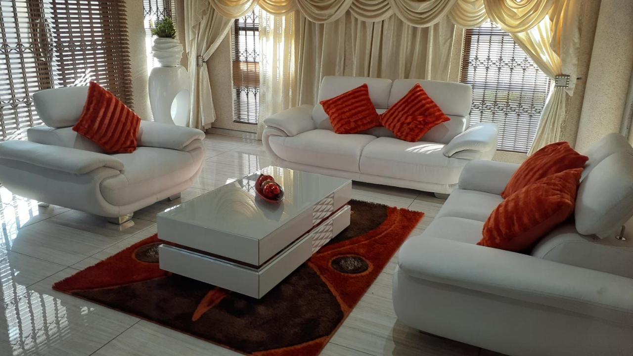 Angelocean Guest House Witbank Extérieur photo