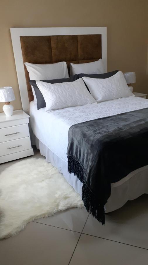 Angelocean Guest House Witbank Extérieur photo
