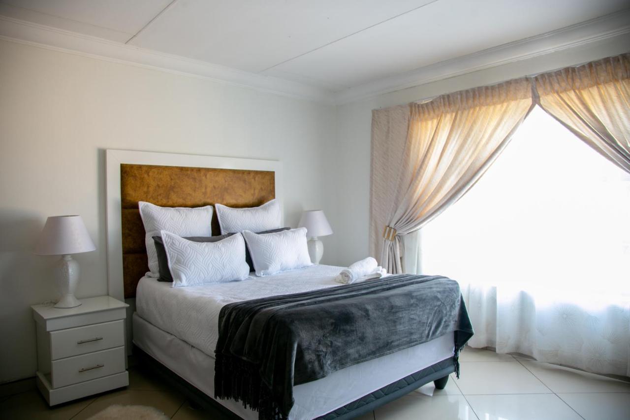 Angelocean Guest House Witbank Extérieur photo