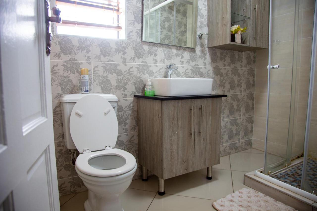 Angelocean Guest House Witbank Extérieur photo