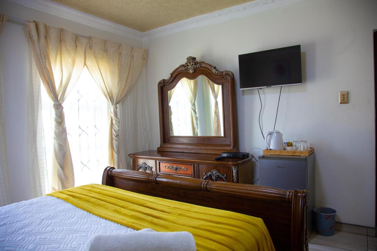 Angelocean Guest House Witbank Extérieur photo