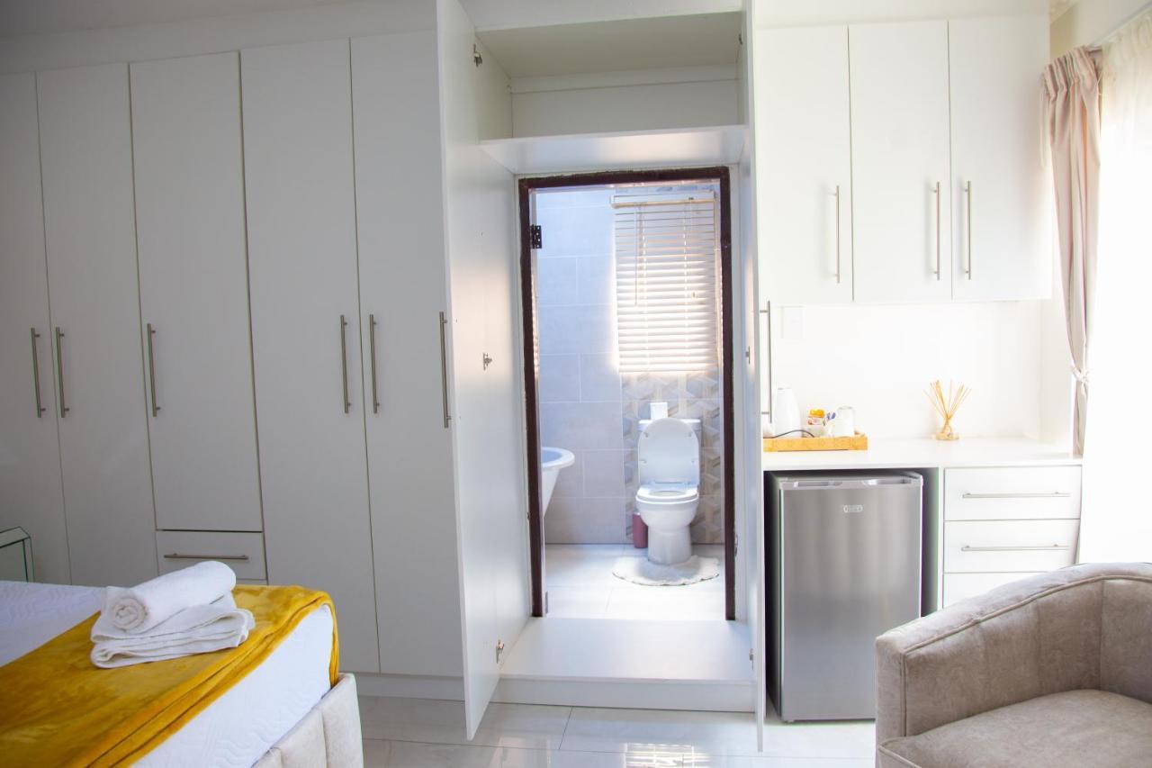 Angelocean Guest House Witbank Extérieur photo