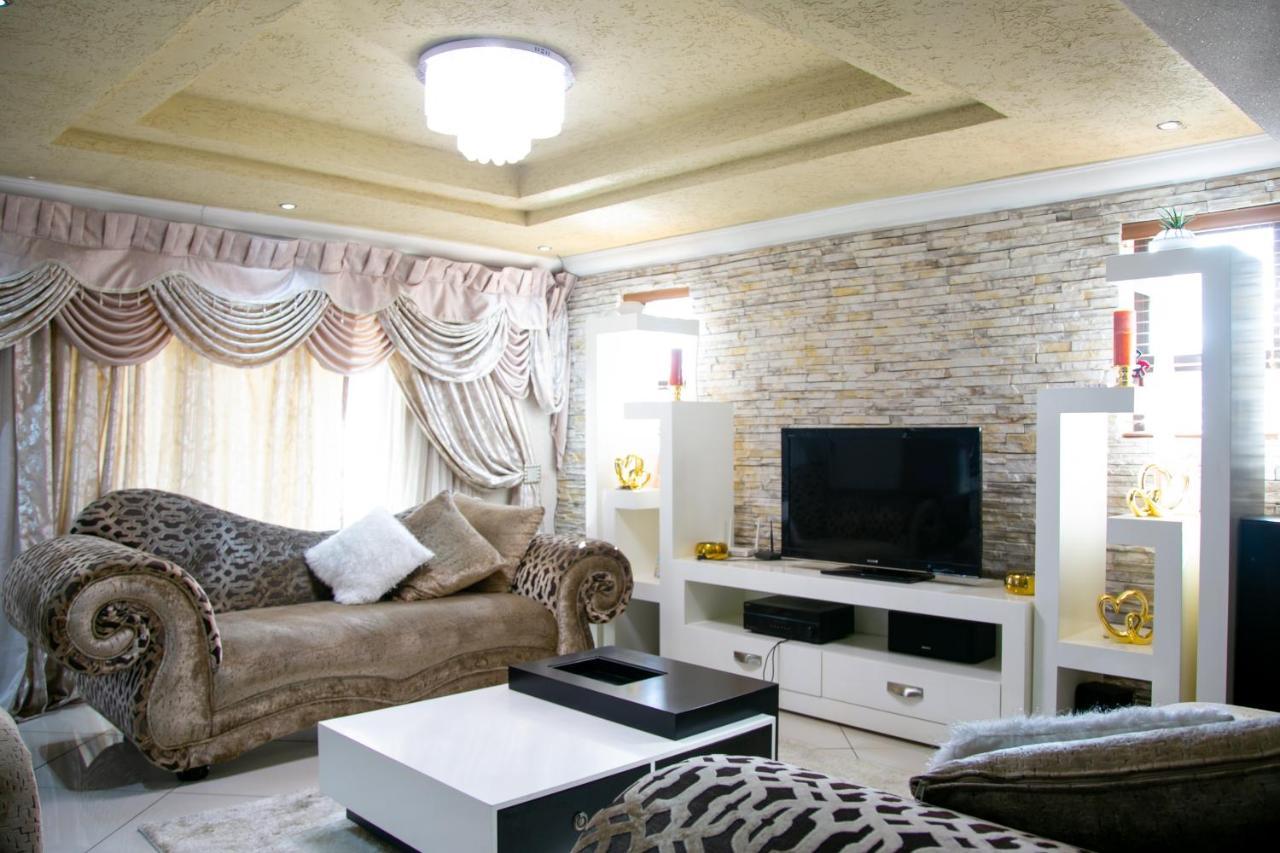 Angelocean Guest House Witbank Extérieur photo