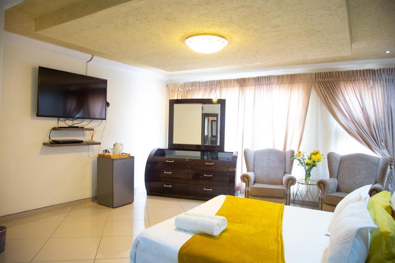 Angelocean Guest House Witbank Extérieur photo