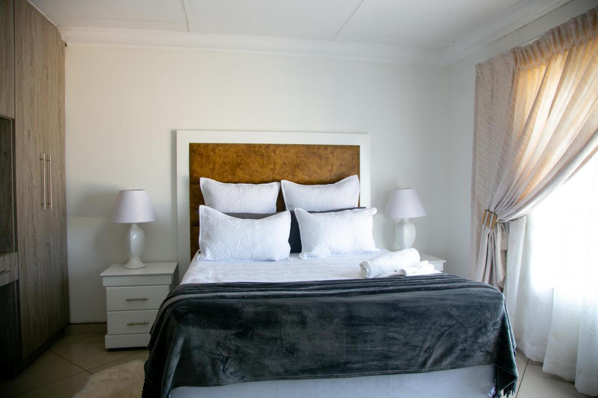 Angelocean Guest House Witbank Extérieur photo